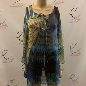 Young Threads. Size Medium. Sheer Kimono Style Polyester Pullover Top. B61